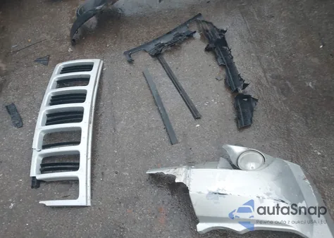 2010 Jeep Grand Cherokee Laredo from USA, damaged, VIN 1J4PR4GK4AC145765